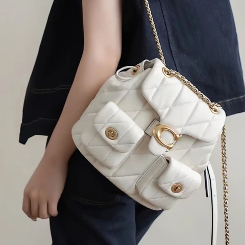 Coach Tabby後背包 粉底白色 Napa 小羊皮 奶白色 22.5×13.5×21cm 95新 配件塵袋 盒子 購證