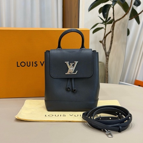 Louis Vuitton路易威登 lockme mini 黑色全皮小書包雙肩包