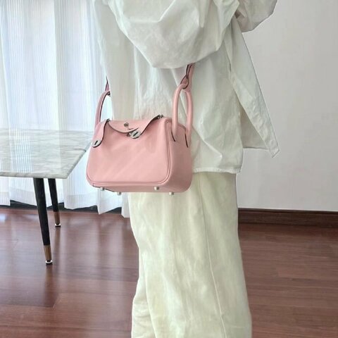 Hermes  mini lindy 3Q櫻花粉 銀扣 s皮 19.5*12.5*9.5  99新配件塵袋 盒子