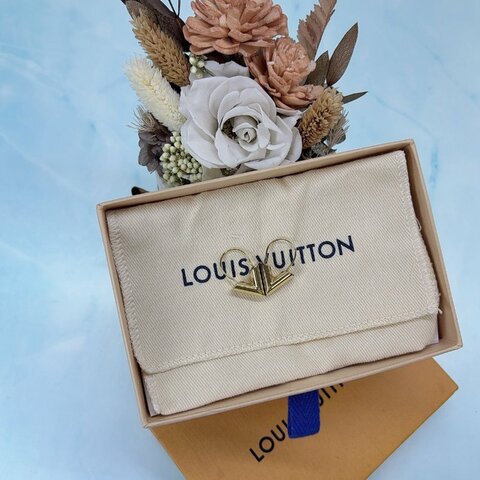 LV Essential V圈式金色耳環