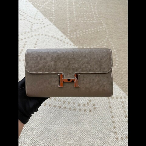 Hermes Constance to go
