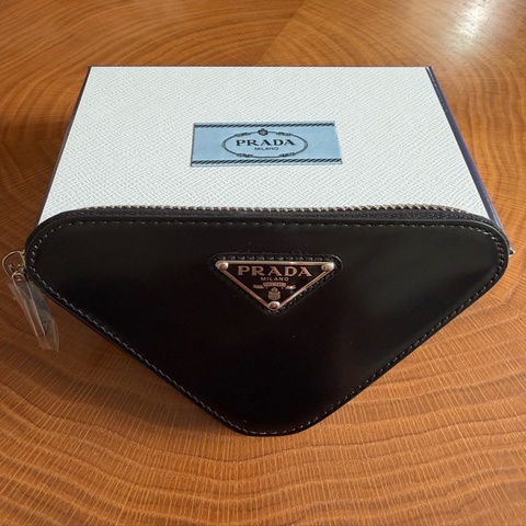 ✨ PRADA Triangle Pouch 三角鍊帶零錢包｜近全新｜配件完整✨