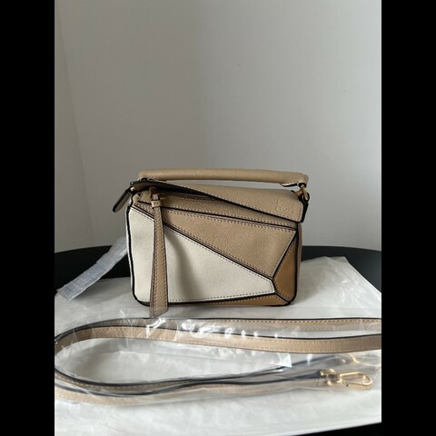 LOEWE羅意威mini puzzle，三拼色配色耐看