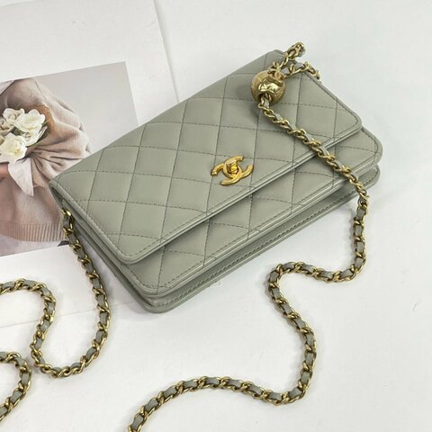 CHANEL 羊皮金球WOC 芯片款
