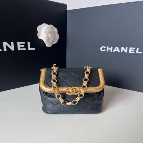 99新 Chanel/香奈兒 黑金kiss lock小盒子 無附件。