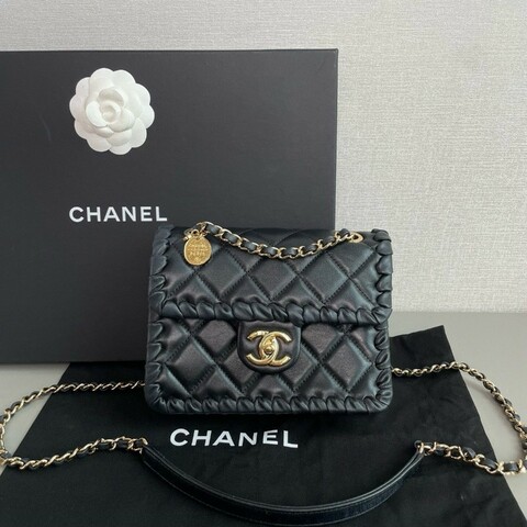 Chanel/香奈兒黑金菱格羊皮編織牛皮滾邊 
金幣 豆腐包
98新✨️