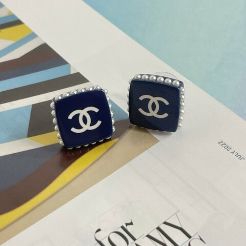 CHANEL 珍珠鑲邊方形耳環