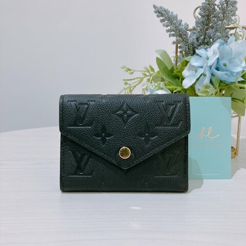 TK2093	Louis Vuitton 路易威登信封形三摺銀包 Victorine Wallet Monogram Empreinte Leather Black x GHW