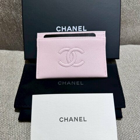 CHANEL 淡粉色荔枝牛皮卡夾