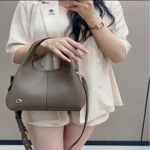 Coach LANA 23 單肩手袋奶茶色