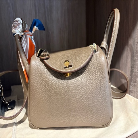 Hermès Mini Lindy Z刻 大象灰金扣
