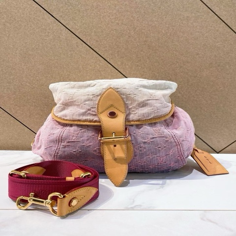 【威選精品】💗 LV 漸變粉丹寧 Monogram 牛仔斜背包