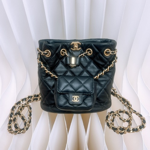 Chanel 23A 黑金水桶雙肩包/背包