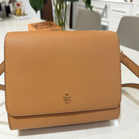 tory burch 防刮牛皮斜背包