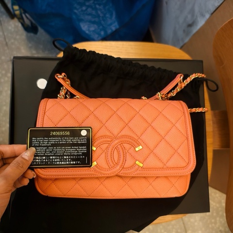 Chanel/香奈兒  口蓋包，橘色荔枝紋牛皮，金扣鏈條包