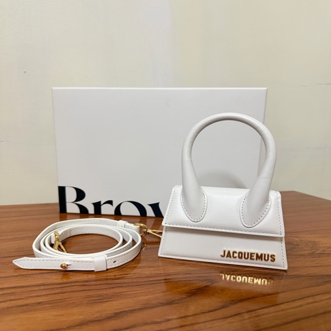 95新✨Jacquemus Le Chiquito迷你白色斜背包