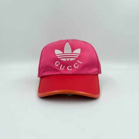 GUCCI - 桃紅緞面Adidas x Gucci聯名棒球帽