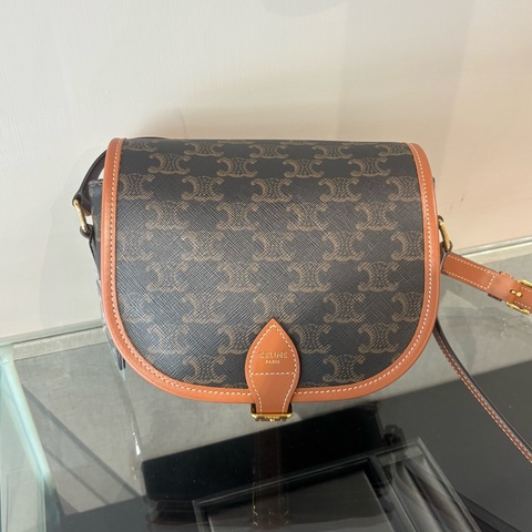 Celine 老花馬鞍包 Lisa同款
