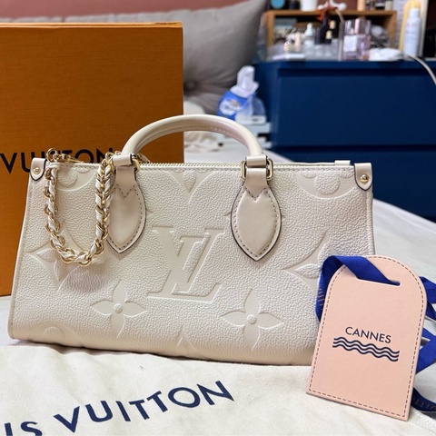 路易威登 Louis Vuitton LV OnTheGo East West  Monogram Empreinte 奶油色｜全新未使用｜鏈帶保護膜未拆｜附盒、防塵袋