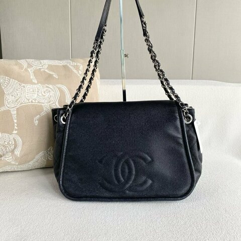 Chanel 黑銀大logo鏈條包  荔枝皮 35*25*16 98新配件塵袋