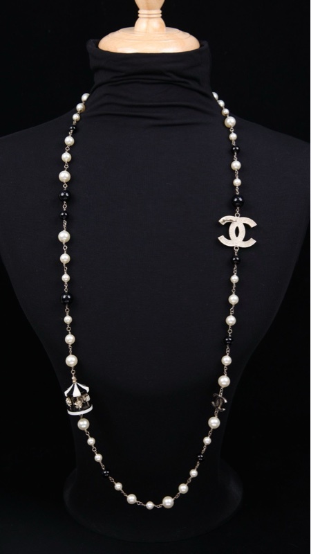 Chanel 08年旋转木马系列黑白珍珠CC旋转木马吊坠长项链毛衣链