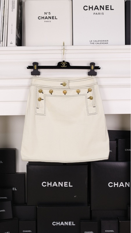Chanel 94年秀款白色丹宁牛仔金扣两口袋半裙