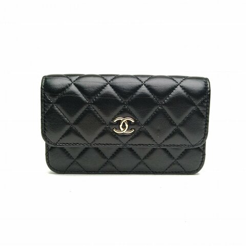 CHANEL 21SCFWOC黑色牛皮30開淺金扣珍珠肩帶肩背包