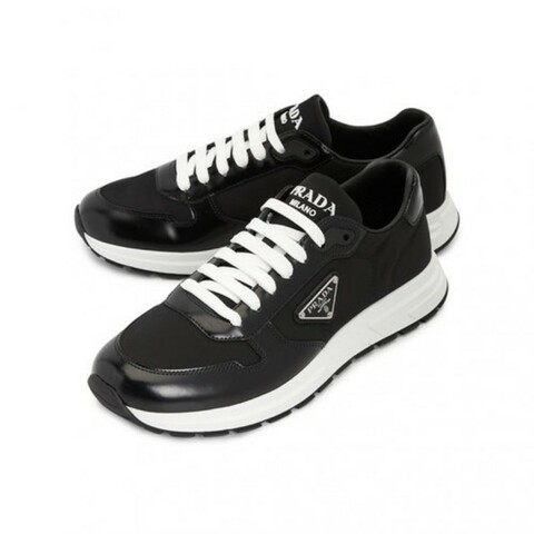 Prada Prax 01 Re Nylon 男款黑色皮革球鞋 運動鞋 UK8碼