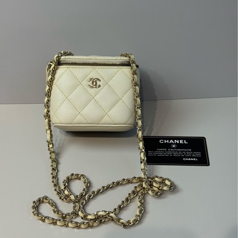 chanel 香奈兒魚子醬顆粒牛皮 米白色 31開白金盒子 ，原始成色 有卡