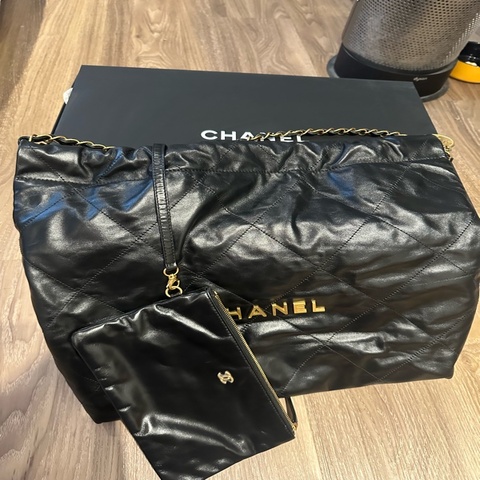 香奈兒 22 Handbag 22Bag  Medium 中號黑色金釦