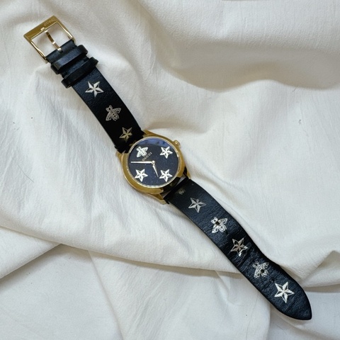 二手正品Gucci G-Timeless系列經典黑盤蜜蜂石英錶