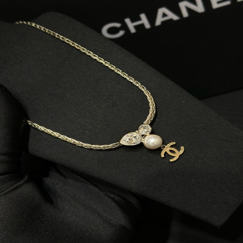 Chanel/香奈兒 22C 金色 編織鏈珍珠 吊墜項鍊 精緻小巧的雙C標誌吊墜 均碼 附件：盒子