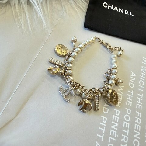 CHANEL淡金拚珍珠多元素手鍊