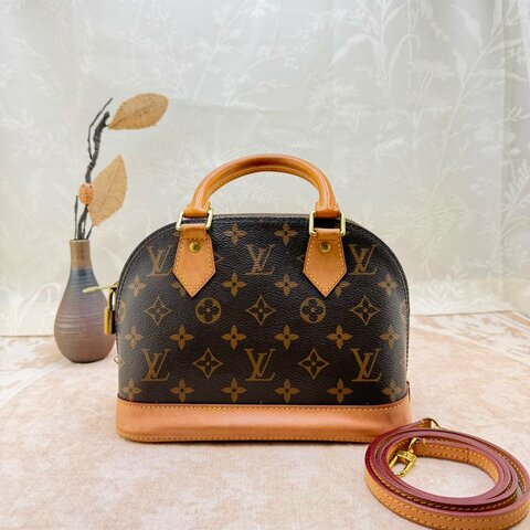 Louis Vuitton Alma BB 貝殼包