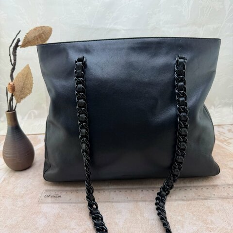 Prada Nappa 黑色羊皮粗鏈條托特包