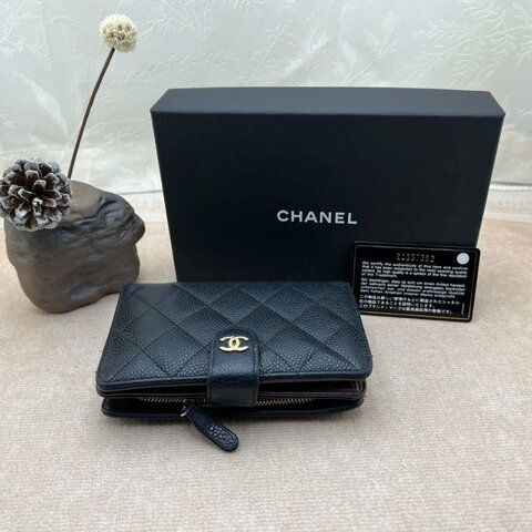 CHANEL 黑色魚子醬菱格按扣短款錢包