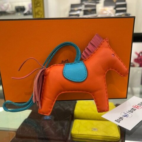 東區正精品㊣HERMES RODEO 愛馬仕橘色拼淺藍色全皮小馬吊飾掛飾中款 RZ6524
