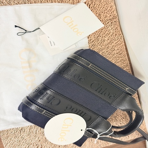 🏅未使用品✨夏天首選🌞Chloe mini woody 斜背包 黑色 深藍拼色  護照、手機皆可放✈️