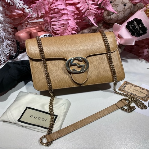 Gucci 信封斜背包