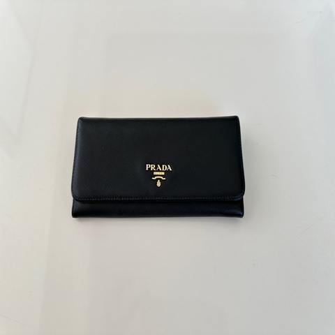 Prada 長夾