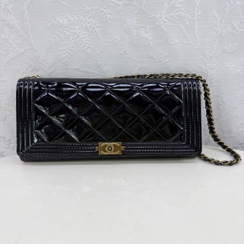 這款 Chanel Boy Wallet On Chain
