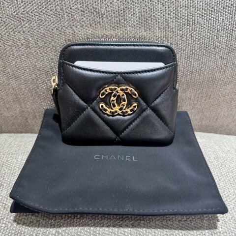 CHANEL19經典黑金小羊皮拉鍊零錢包
