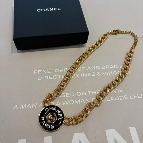 CHANEL 金色拚黑圓形砝瑯泳圈造型項鍊
