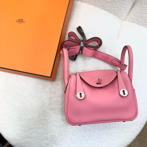 Hermes 唇膏粉銀釦Swift 牛皮mini Lindy