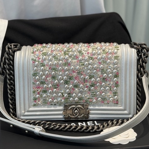 Chanel香奈兒leboy中號 銀色珍珠刺繡牛皮鏈條包 復古銀色扣 20開 稀有限量配色
