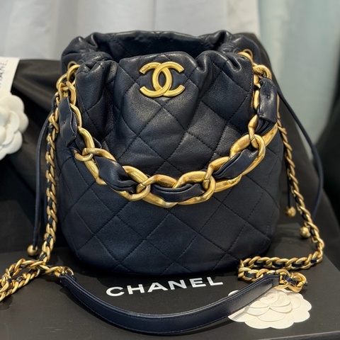 chanel 香奈兒抽繩水桶包 海軍藍 31帶卡