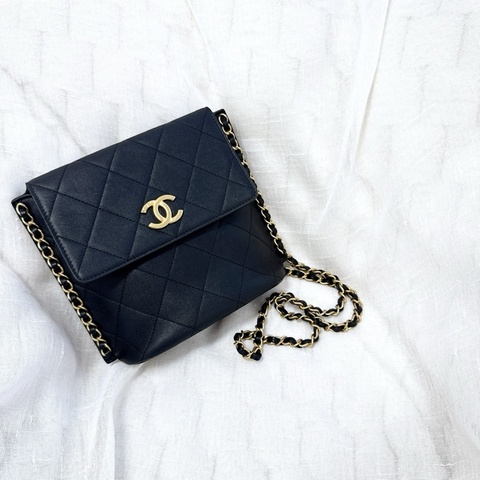 Chanel chain handle flap