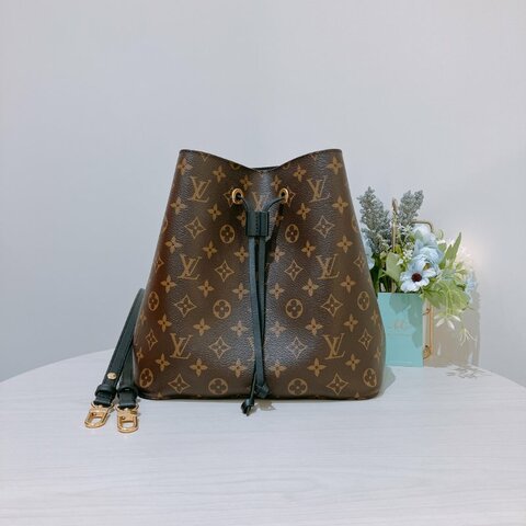 TK2097	Louis Vuitton 水桶包中號黑色老花 金扣肩背包 Black Monogram Canvas NéoNoé MM Bag