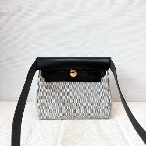 Hermes愛馬仕 herbag mini迷你 黑白熊貓色斜背包 金扣