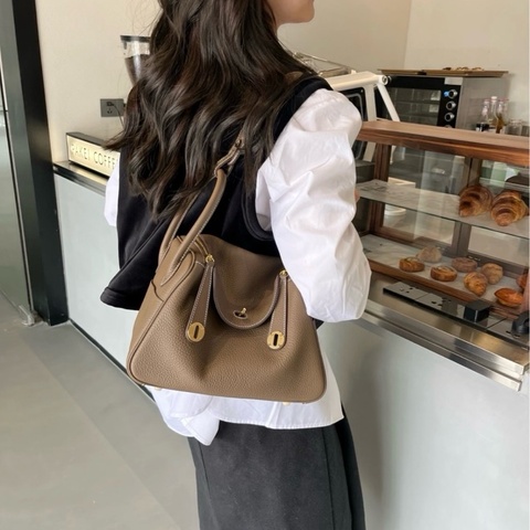 Hermes/愛馬仕 Lindy26手提包單肩包 大象灰銀扣